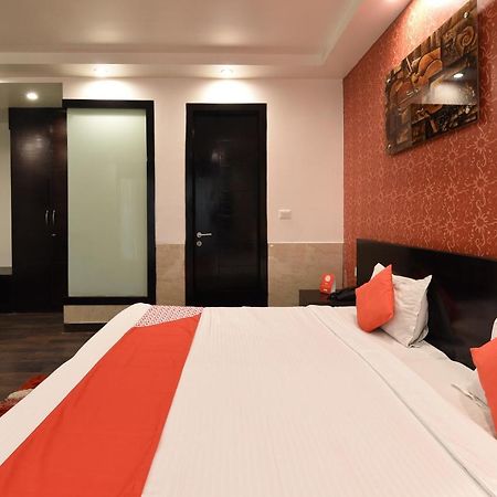 Oyo Flagship 18940 Hotel Swathi Új-Delhi Kültér fotó