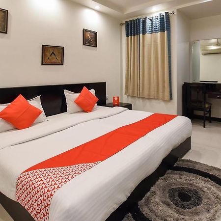 Oyo Flagship 18940 Hotel Swathi Új-Delhi Kültér fotó