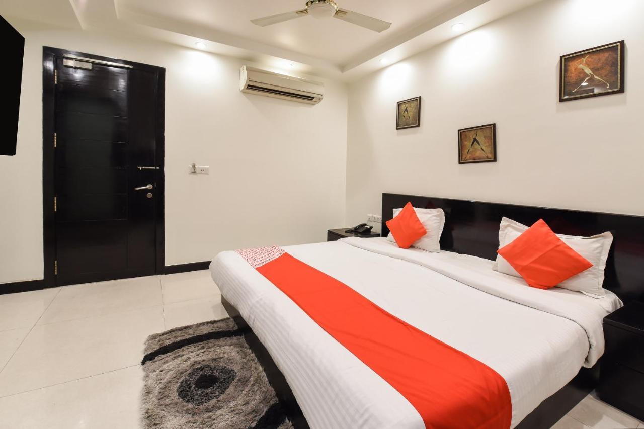 Oyo Flagship 18940 Hotel Swathi Új-Delhi Kültér fotó
